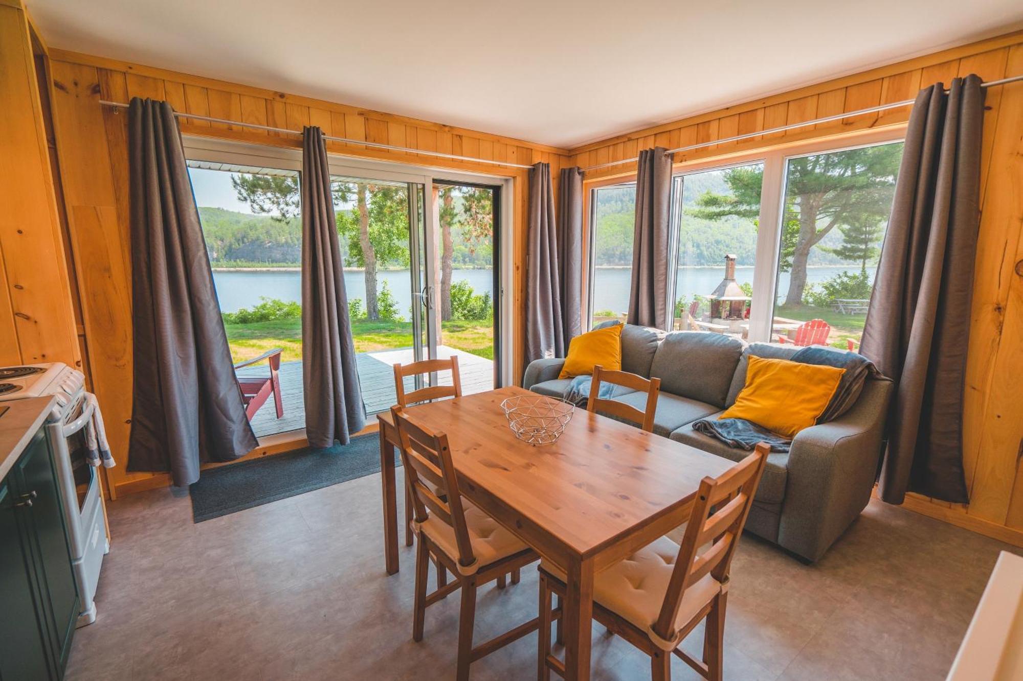 Le 2800 Du Parc Villa Shawinigan Exterior photo